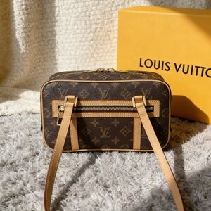Louis Vuitton  Cité